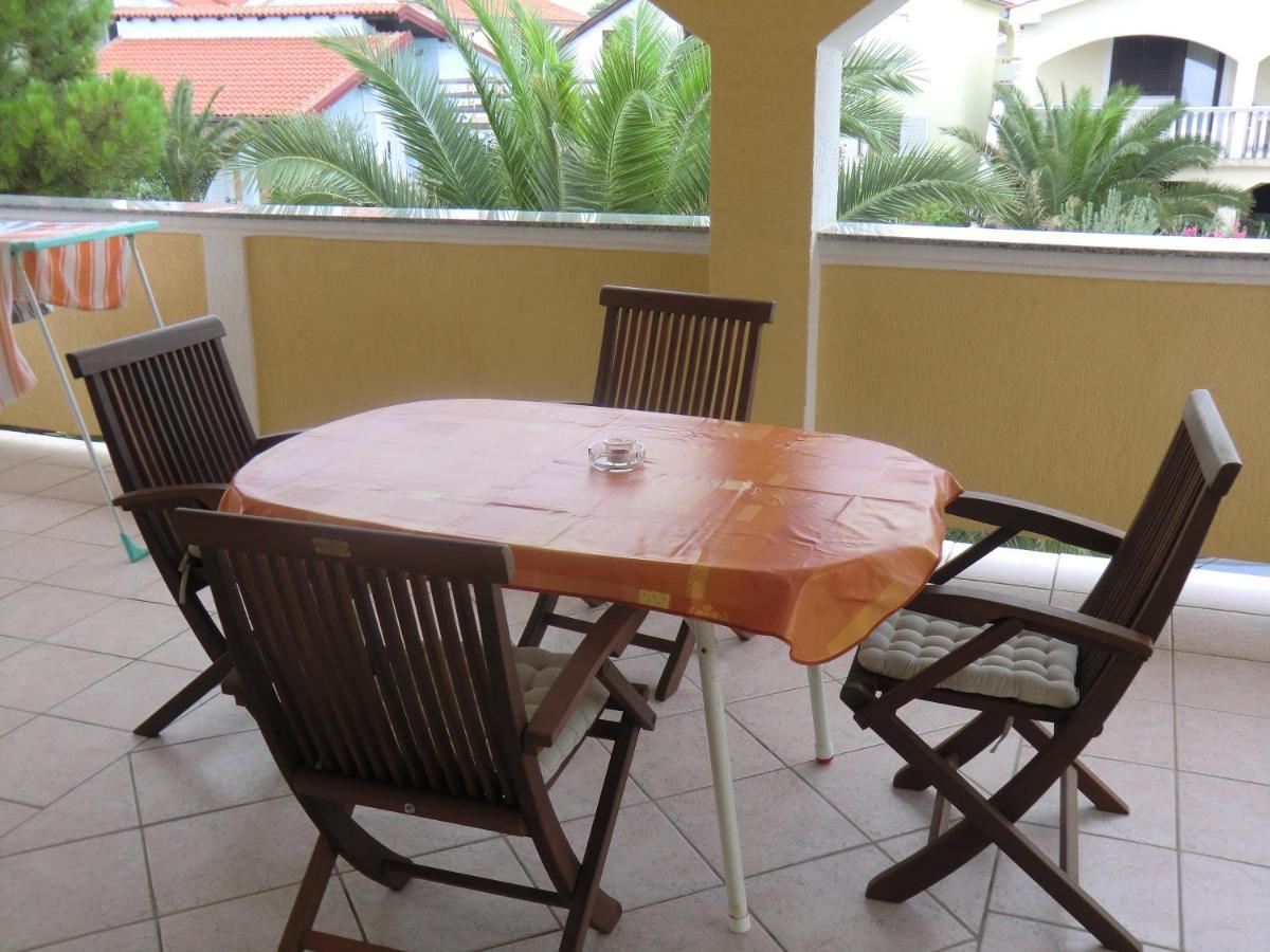 Ferien Haus Evita Auf Insel Vir - Wohnung I Zewnętrze zdjęcie