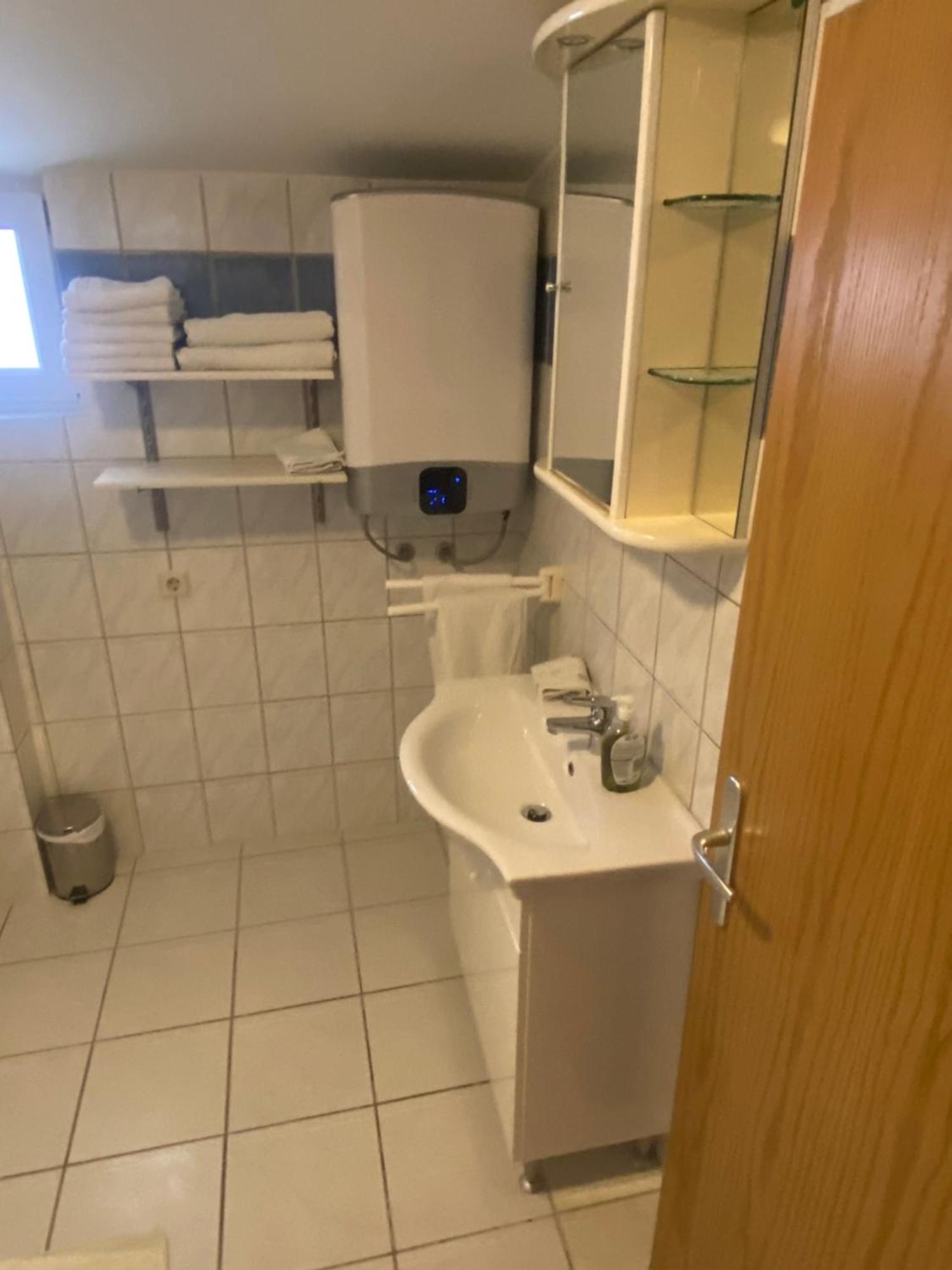 Ferien Haus Evita Auf Insel Vir - Wohnung I Zewnętrze zdjęcie